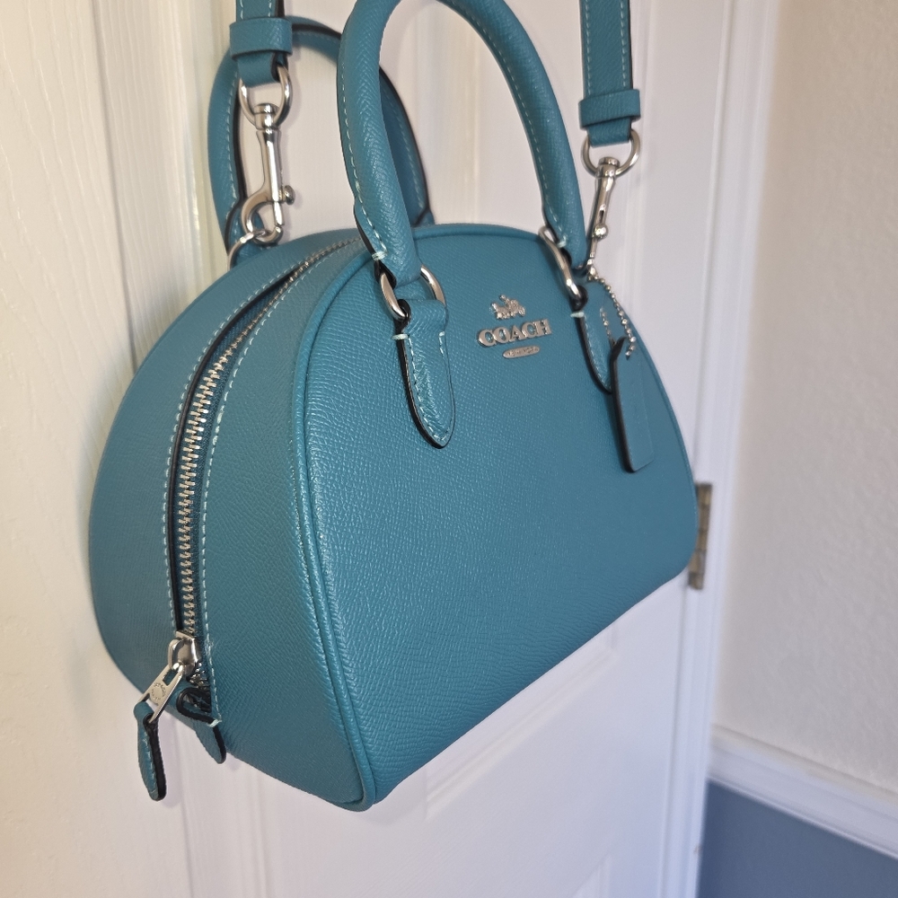 2 Piece, Stunning Coach New York matching set in a beautiful teal blue-green